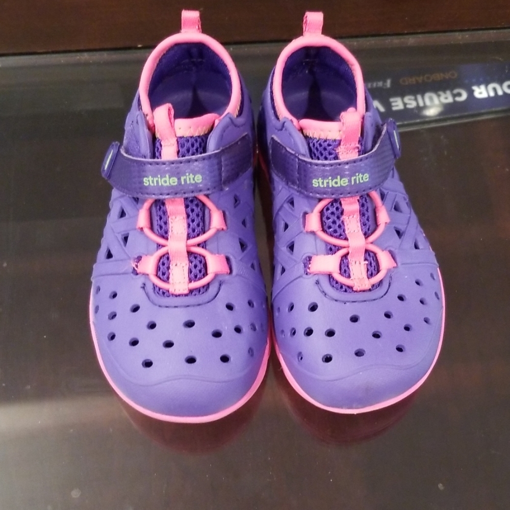 Girls stride rite made 2 play shoes
